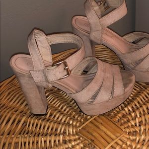 Light pink Suede heels from Italy